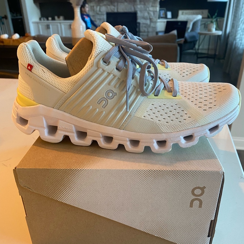 OnCloud Running Shoes - Cloudswift